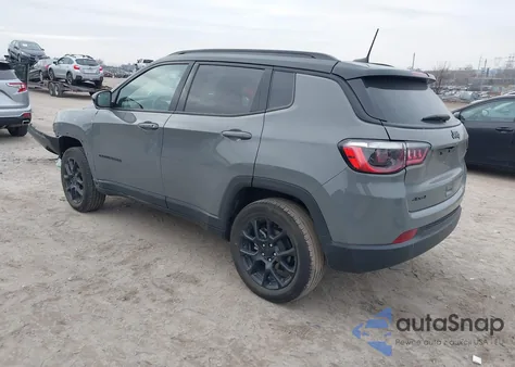 2023 Jeep Compass Altitude 4X4 from USA, damaged, VIN 3C4NJDBN3PT536313